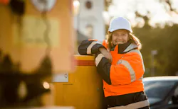 66fdccd1e1fd4ab882e20d2d Smilingwomanwearingwhitehardhatonjobsitemin 66fdccd1e1fd4ab882e20d2d Smilingwomanwearingwhitehardhatonjobsitemin