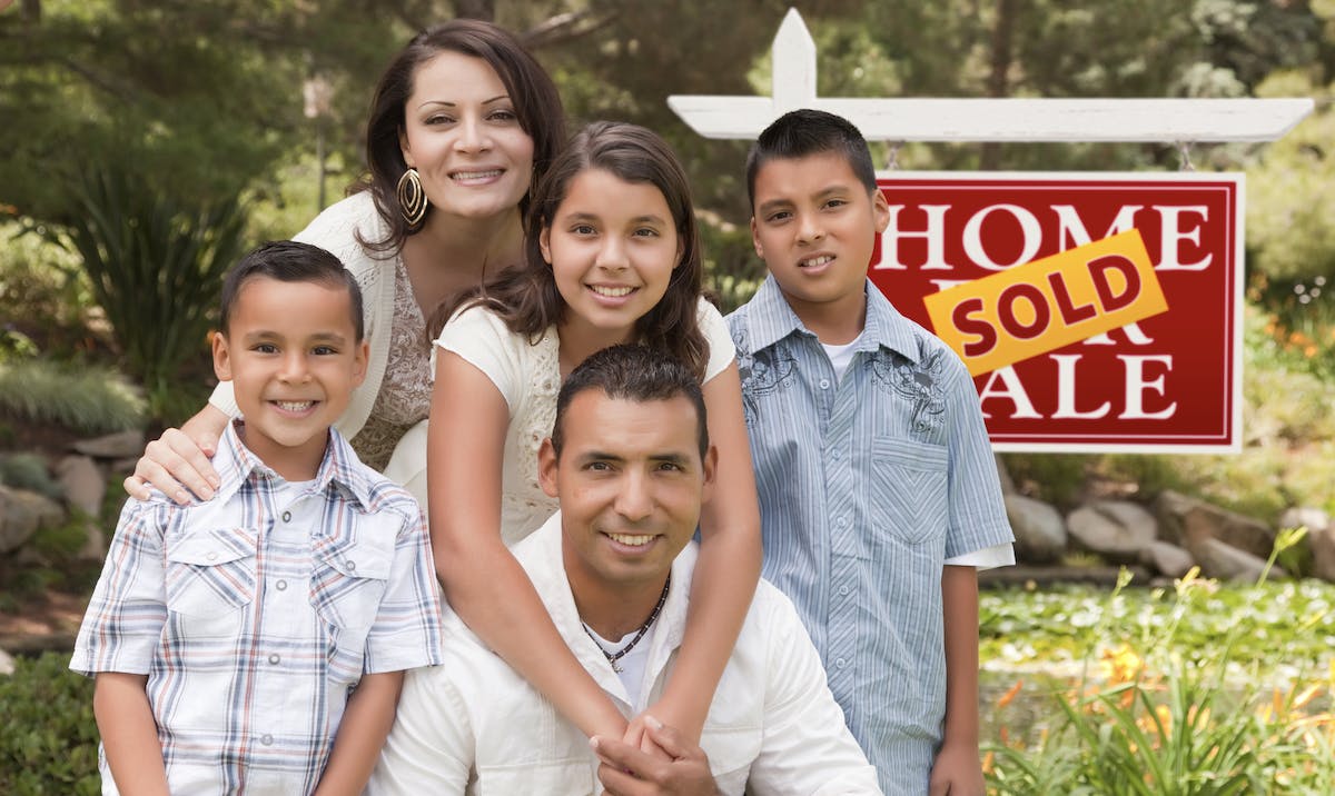 66fdccf001d3bf503caf9653 Hispanicfamilyhomesoldsign