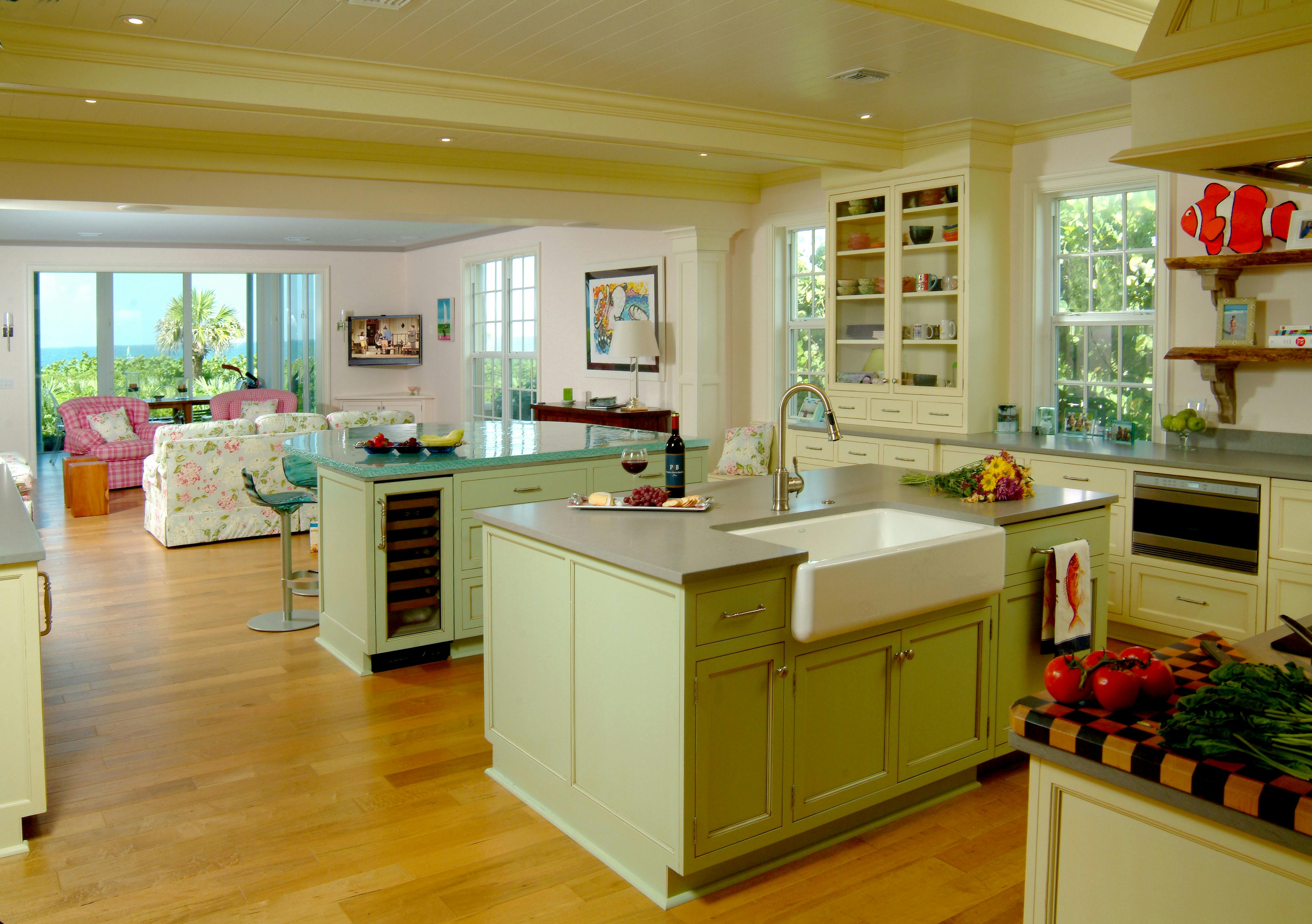 66fdcd3fde5fd1efb854a88c Nicole Brown Davis Kitchen Vacation Home