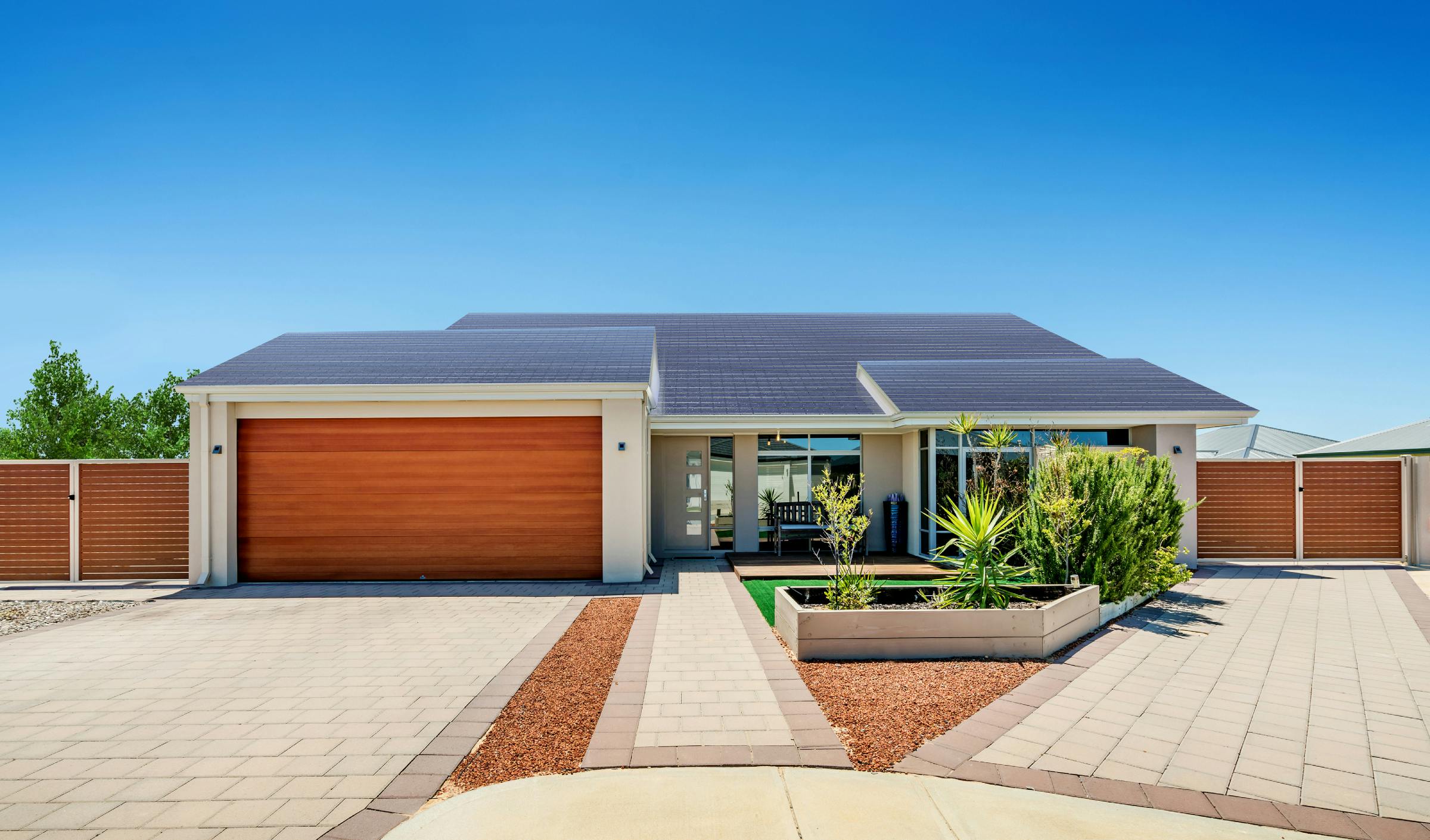 66fdceafe63fdc736e45a5db Sunflaresolarshingle