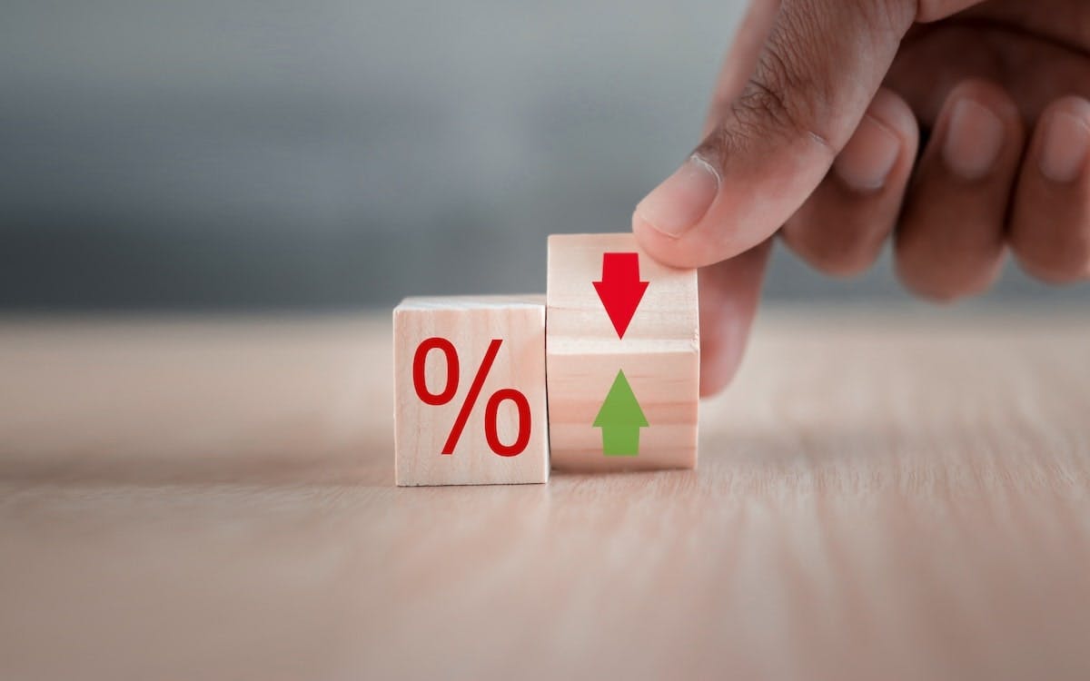 66fdd0a6a897b5640fb22029 Pbmortgageratesfallingmin201