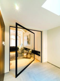 Portapivot 6530 XL pivot door with stealth pivot hinges Portapivot 6530 XL pivot door with stealth pivot hinges