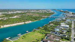 Homes built along the waterfront in Florida