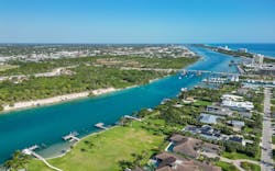 Homes built along the waterfront in Florida Homes built along the waterfront in Florida