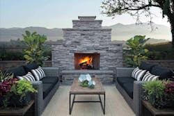 Kindred_Outdoor Fireplace_Wood Burning Sherwood_Silver Lining Stacked Stone_Split Edge Accents_04-Reduced Kindred_Outdoor Fireplace_Wood Burning Sherwood_Silver Lining Stacked Stone_Split Edge Accents_04-Reduced