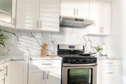 HAUSLANE ANNOUNCES EXPANSION OF SERVICES TO CANADA HAUSLANE ANNOUNCES EXPANSION OF SERVICES TO CANADA