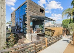 Venice Residence by Matthew Royce guets home Venice Residence by Matthew Royce guets home