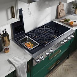 Signature Kitchen Suite ProRange Top with Sous Vide open cover Signature Kitchen Suite ProRange Top with Sous Vide open cover