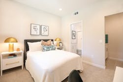 Guest suite with mini-kitchen Guest suite with mini-kitchen