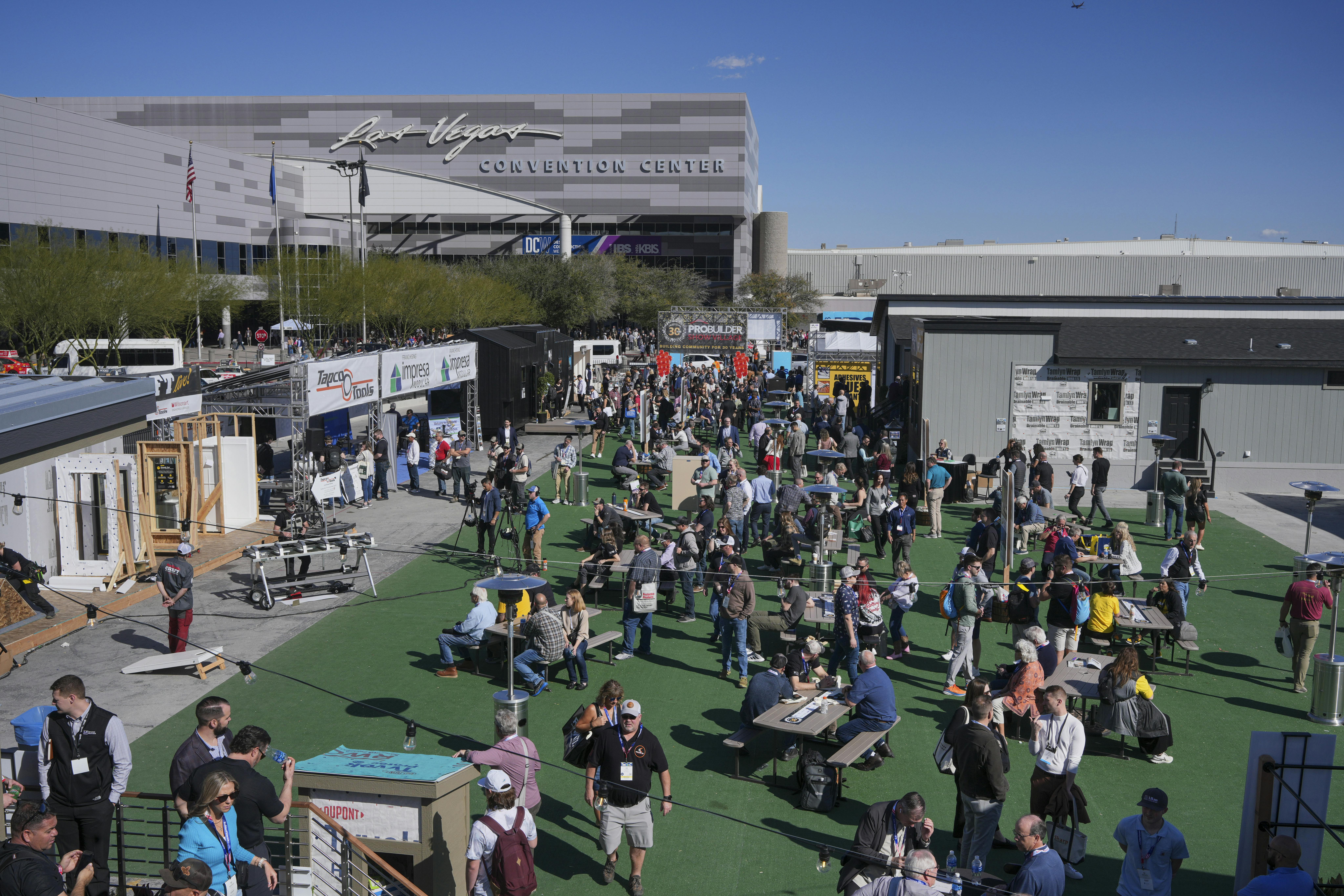Attendees enjoying their time at IBS 2024 at the outdoor exhibits