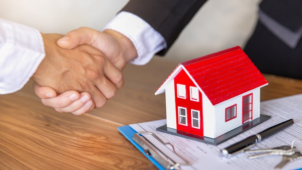 Home seller negotiating a price