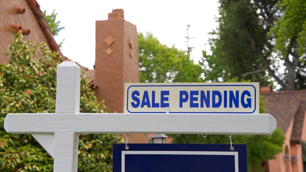 'Sale pending' sign