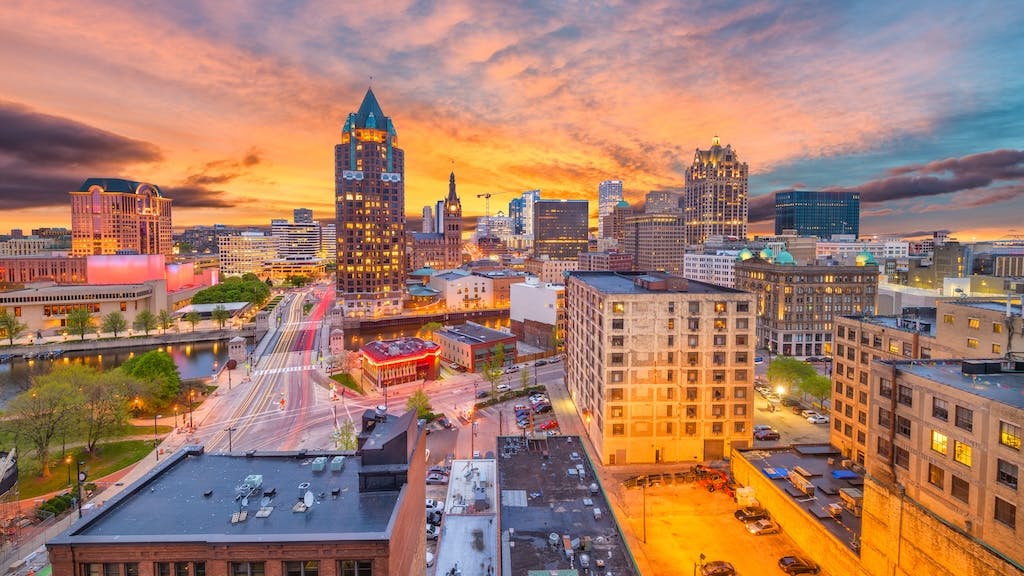 Milwaukee city skyline