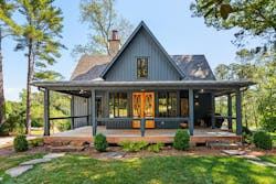 1_selecthero_boxwood_cottagefront 1_selecthero_boxwood_cottagefront