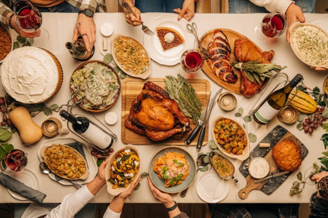 691f7315cf8f2e5d43b29615 Thanksgiving Table