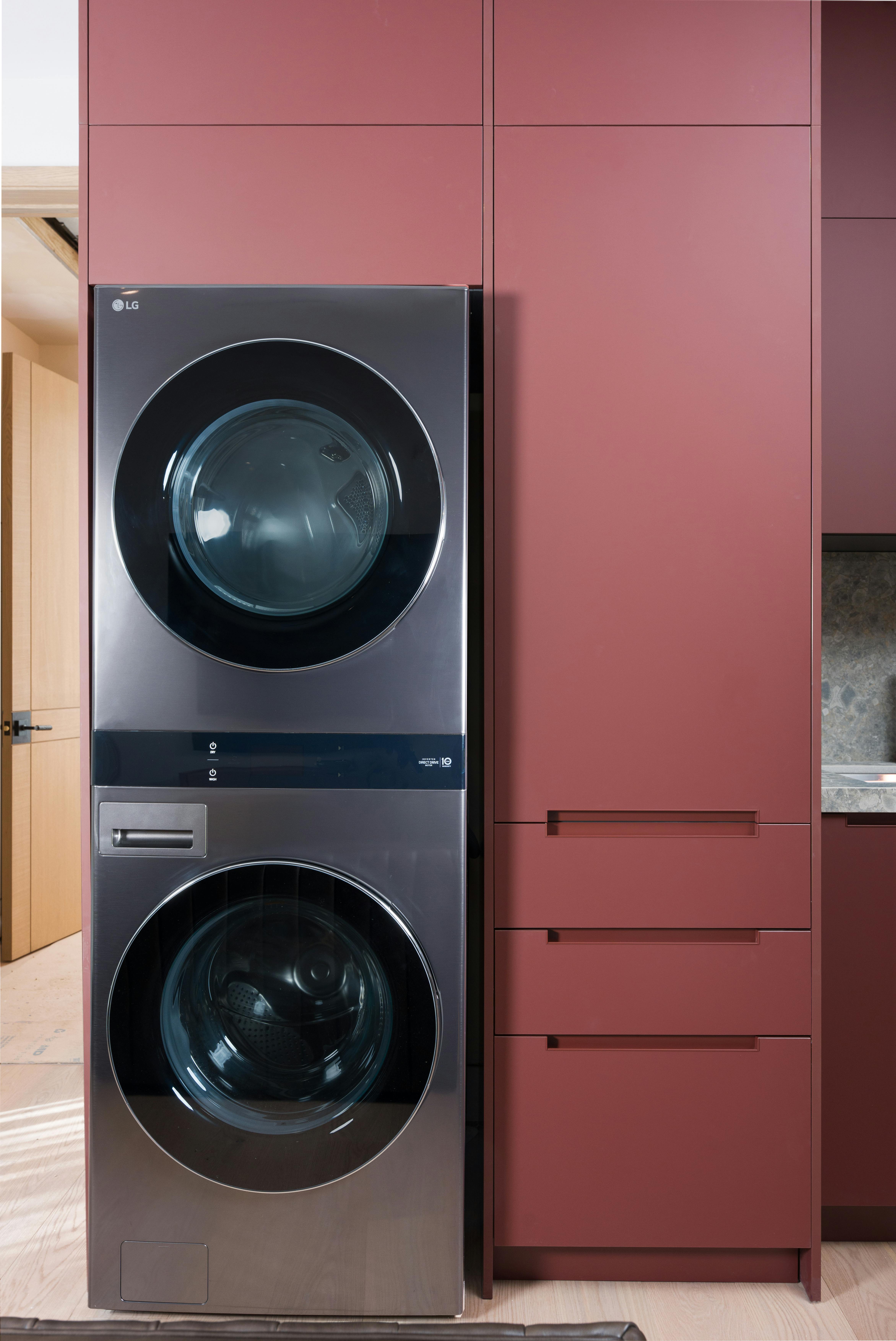 LG Wash Tower with Center Control