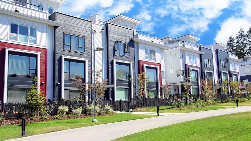 Narrow townhome design