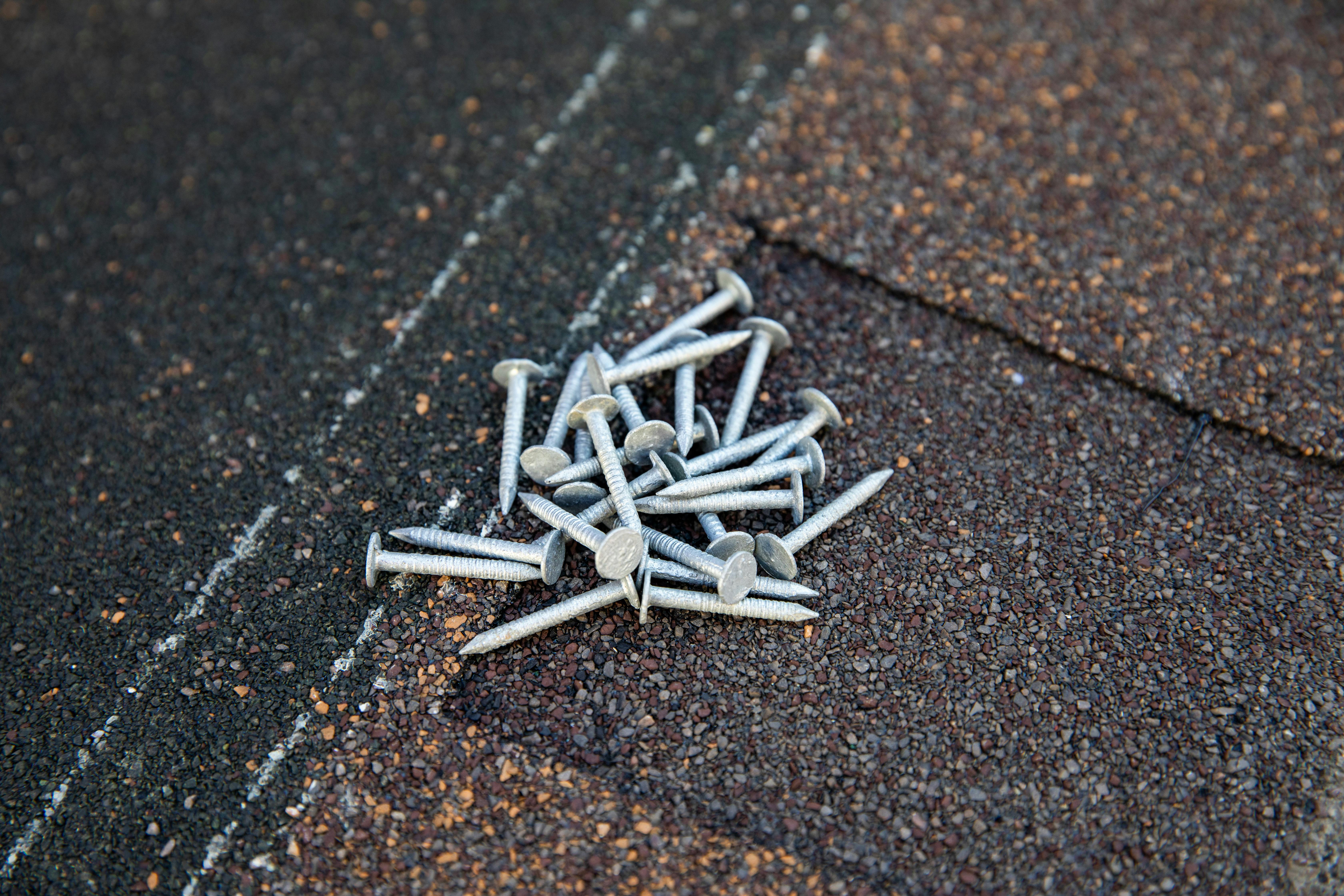 roofingnailsintoasphaltshingles3