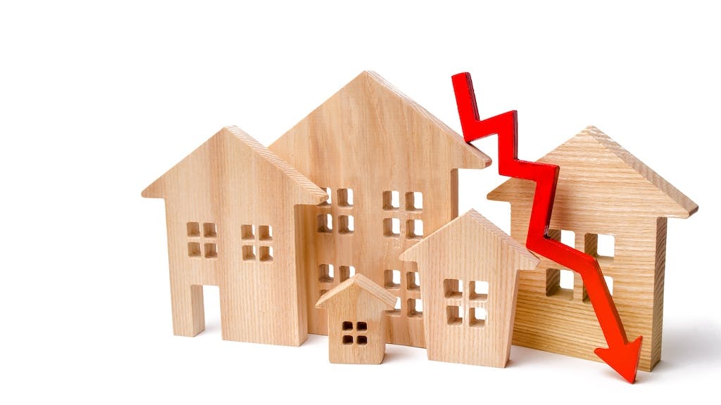 Arrow showing falling home prices