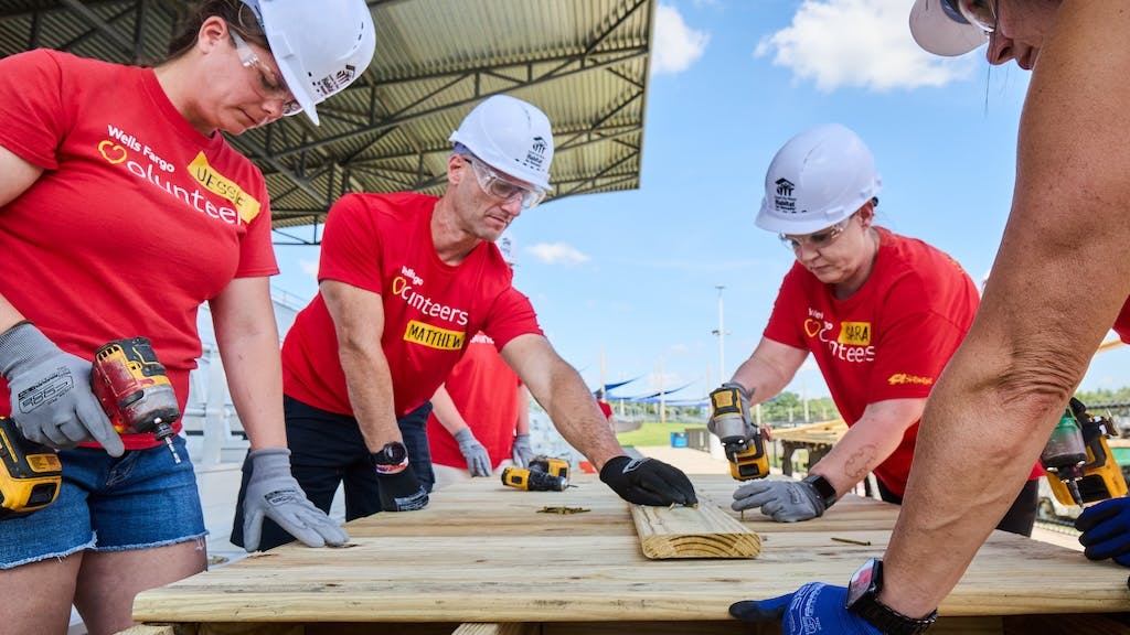 Wells Fargo employees volunteering during the Iowa State Fair