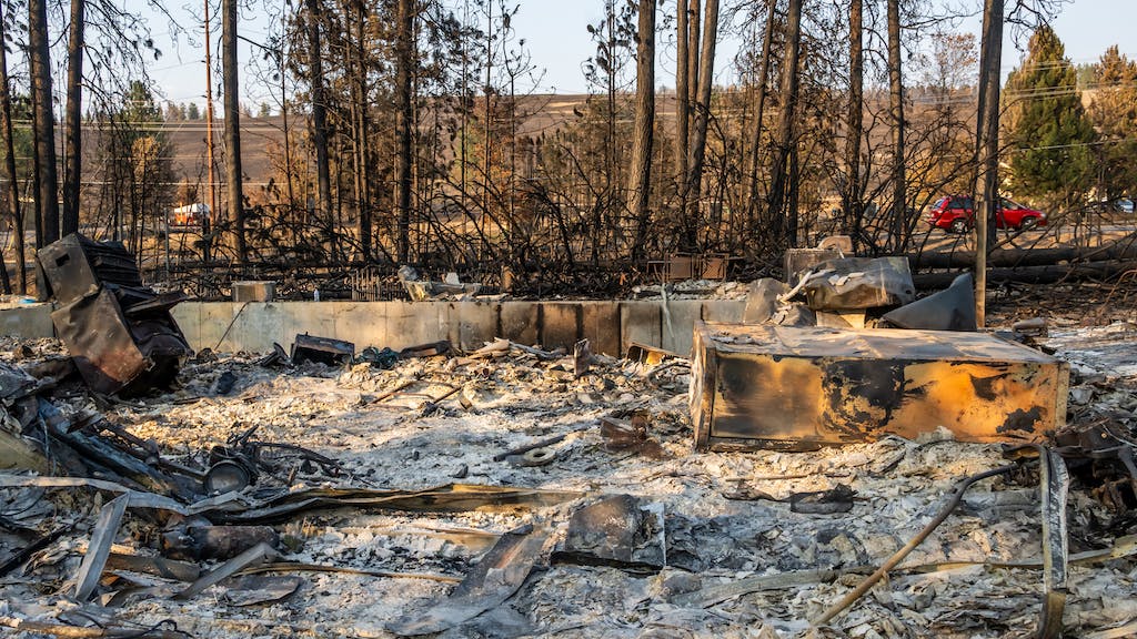 Simpson Strong-Tie donates $25,000 to help with wildfire rebuilding efforts in Washington and Canada.